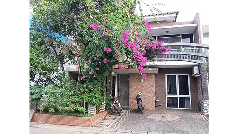 Rumah Green Court Jl Danau Batur, Cengkareng