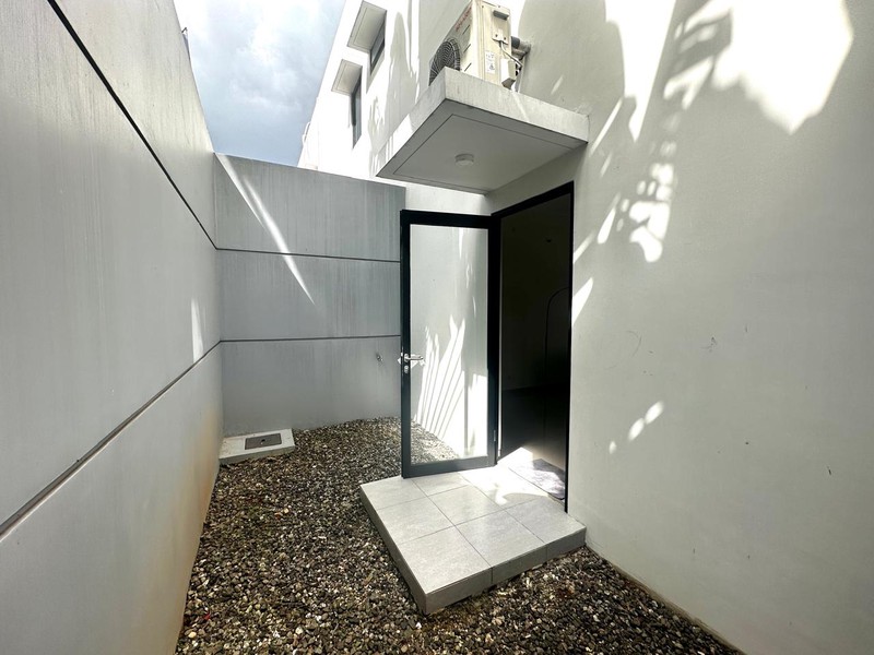 Ruko Baru Ready Stock di Vazza Avenue Bintaro - Lokasi Komersial Strategis & Siap Operasional