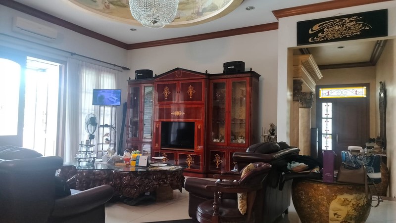 Rumah Mewah Berkelas dengan Privasi Maksimal, 1000 sqm di Kelapa Gading, cocok untuk tokoh publik/ pejabat, hanya 5 menit menuju pintu Tol