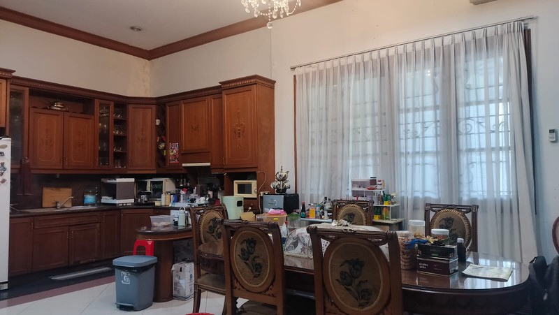 Rumah Mewah Berkelas dengan Privasi Maksimal, 1000 sqm di Kelapa Gading, cocok untuk tokoh publik/ pejabat, hanya 5 menit menuju pintu Tol