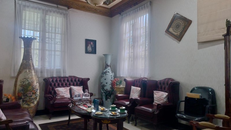 Rumah Mewah Berkelas dengan Privasi Maksimal, 1000 sqm di Kelapa Gading, cocok untuk tokoh publik/ pejabat, hanya 5 menit menuju pintu Tol