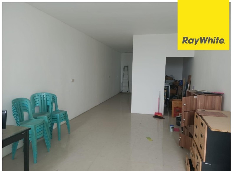 Disewakan Ruko 3 lantai di Jl Dr Wahidin SHD Kebomas Gresik