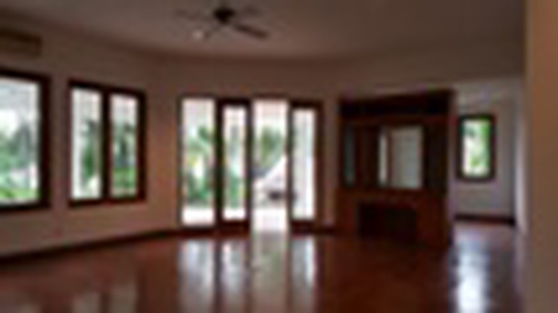 for rent Excellent House with HUGE Back and Front Yard in Cipete