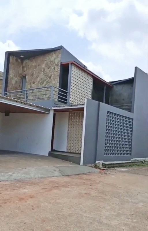 Rumah Lokasi Strategis di Bumi Puspitek Asri BSD City