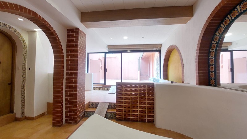 Tempat usaha , bagus digunakan utk toko , resto , klinik , kantor,  Siap gunakan, Lokasi padat usaha sangat Strategis di Jakarta Selatan. Dekat dg arteri raya , MRt Cipete