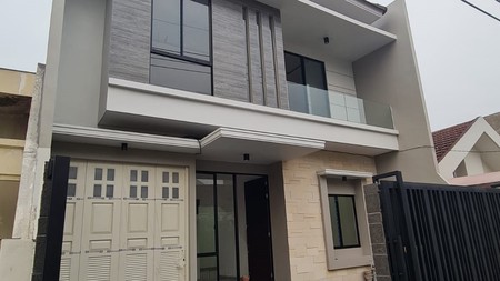 Dijual Rumah 2 lantai di Manyar Kertaadi Surabaya