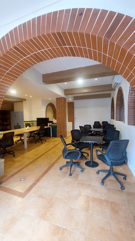 Ruko 2 Lantai, Siap Pakai, Lokasi Strategis di Jakarta Selatan