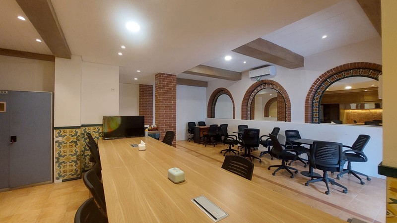 Ruko 2 Lantai, Siap Pakai, Lokasi Strategis di Jakarta Selatan