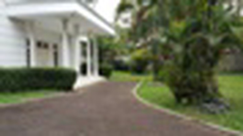 For rent Excellent House with HUGE Back and Front Yard in Cipete