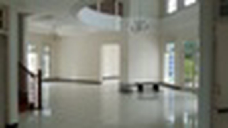 For rent Excellent House with HUGE Back and Front Yard in Cipete