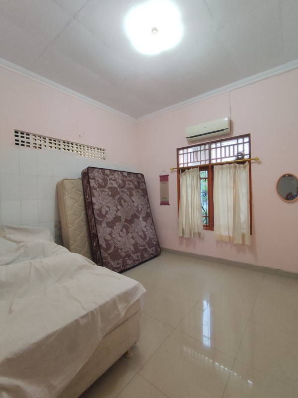 Rumah 2 Lantai Dekat Rsud Sleman Hunian Asri Dengan Halaman Luas & Strategis, Caturharjo, Sleman