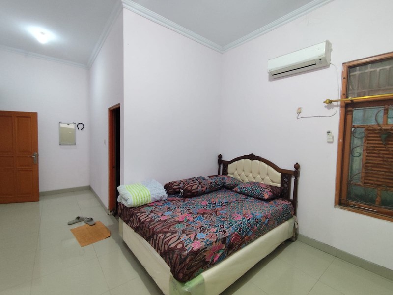 Rumah 2 Lantai Dekat Rsud Sleman Hunian Asri Dengan Halaman Luas & Strategis, Caturharjo, Sleman