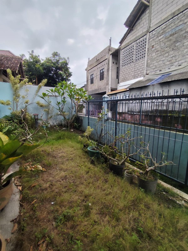 Rumah 2 Lantai Dekat Rsud Sleman Hunian Asri Dengan Halaman Luas & Strategis, Caturharjo, Sleman