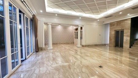 For rent Luxury house for rent in Senopati area