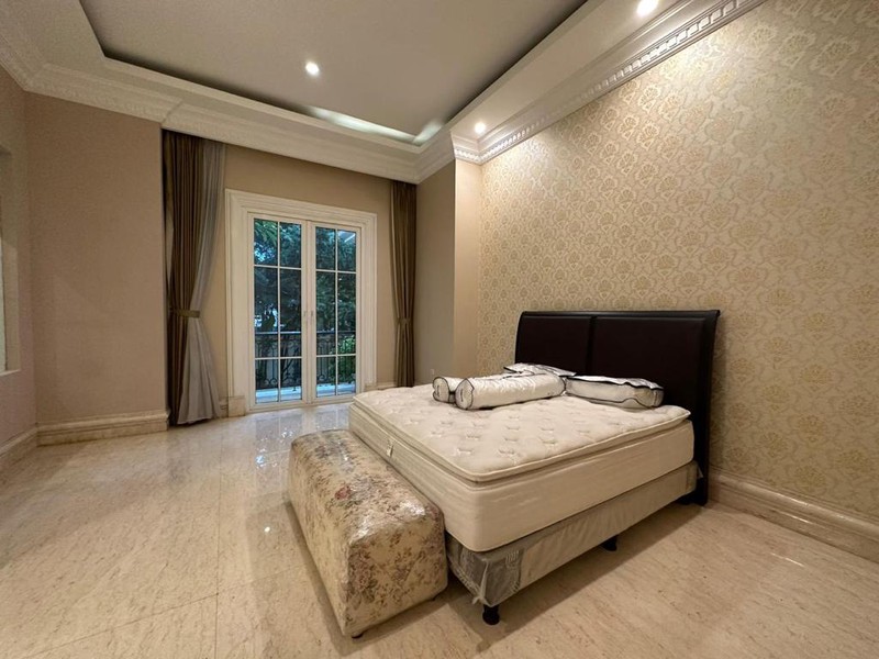 For rent Luxury house for rent in Senopati area