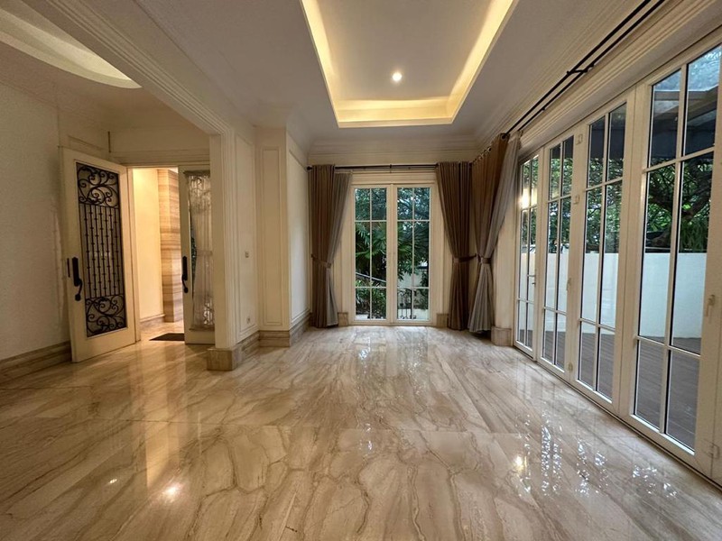 For rent Luxury house for rent in Senopati area