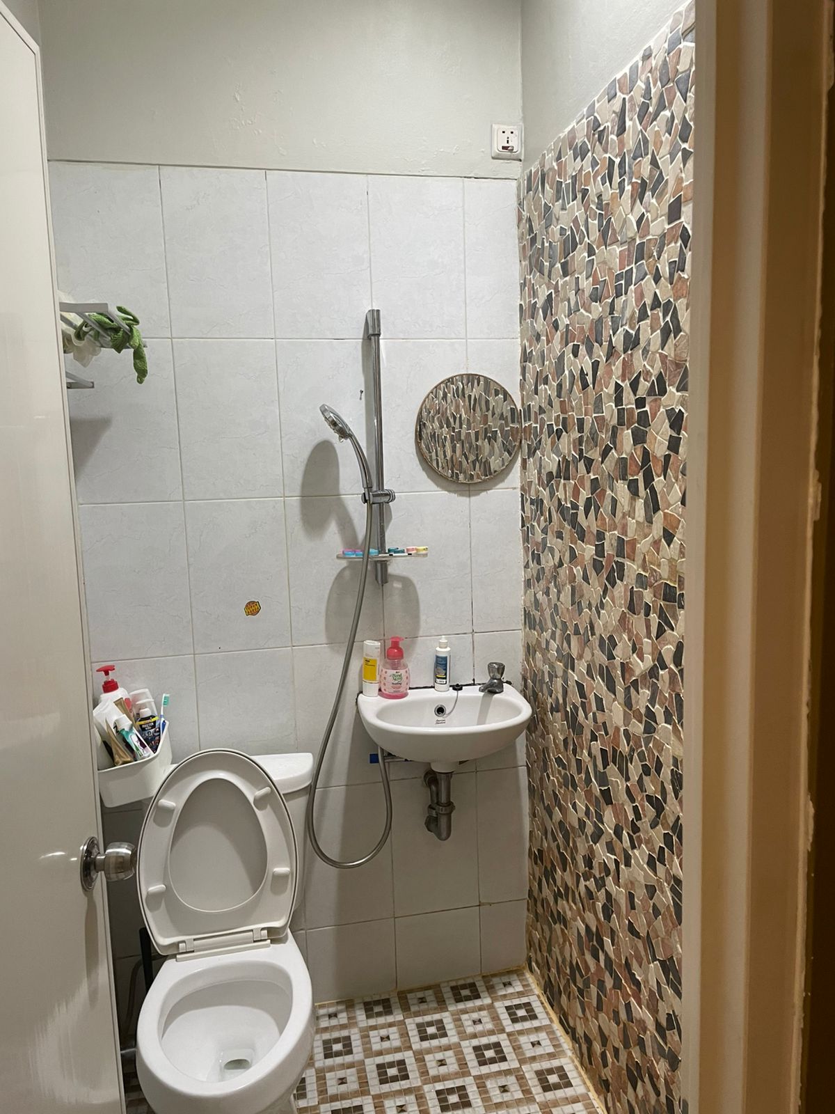 Rumah renovasi Regency melati mas Serpong