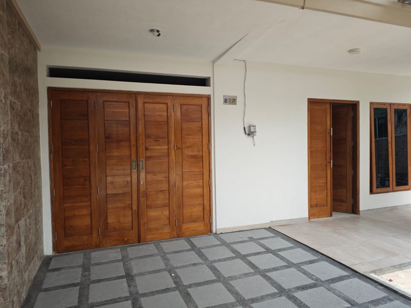 Disewakan 300 m2 Rumah Ngagel Jaya Tengah Surabaya Timur Dekat Pucang, Baratajaya , Raya Manyar