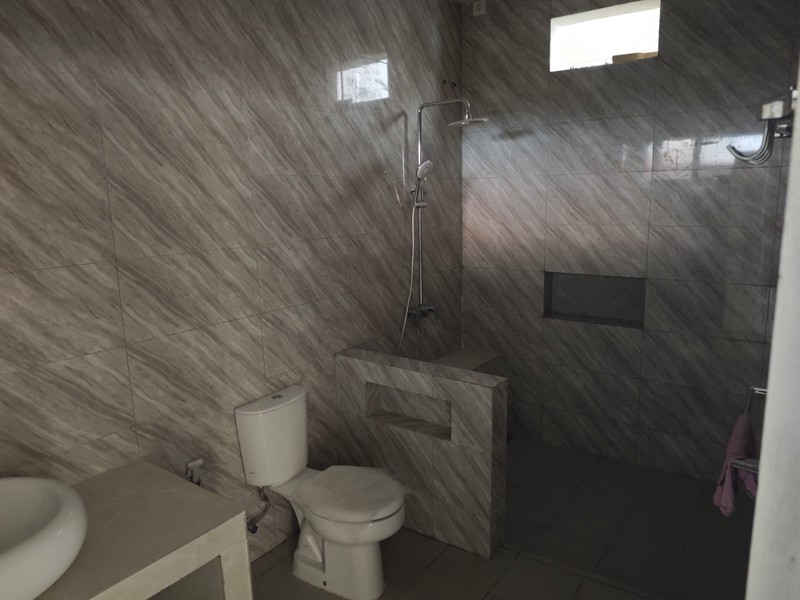 Disewakan 300 m2 Rumah Ngagel Jaya Tengah Surabaya Timur Dekat Pucang, Baratajaya , Raya Manyar