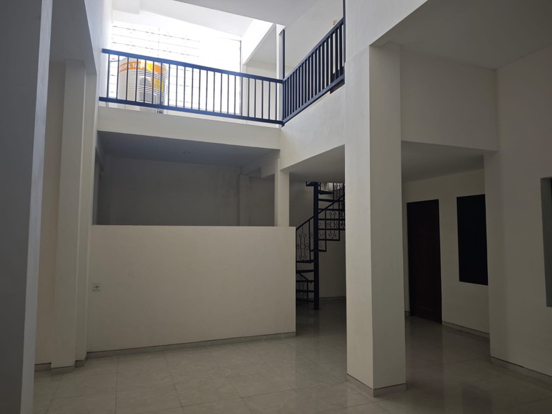 Disewakan 300 m2 Rumah Ngagel Jaya Tengah Surabaya Timur Dekat Pucang, Baratajaya , Raya Manyar