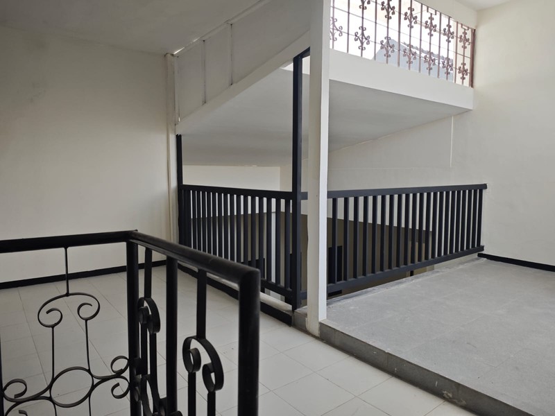 Disewakan 300 m2 Rumah Ngagel Jaya Tengah Surabaya Timur Dekat Pucang, Baratajaya , Raya Manyar