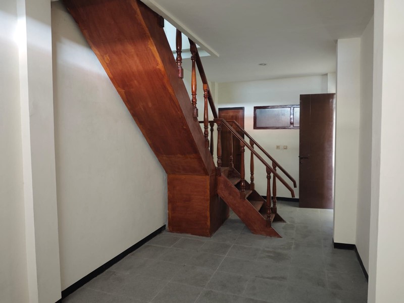 Disewakan 300 m2 Rumah Ngagel Jaya Tengah Surabaya Timur Dekat Pucang, Baratajaya , Raya Manyar