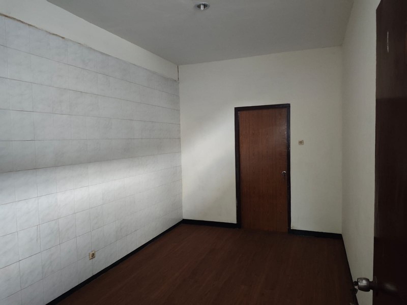 Disewakan 300 m2 Rumah Ngagel Jaya Tengah Surabaya Timur Dekat Pucang, Baratajaya , Raya Manyar