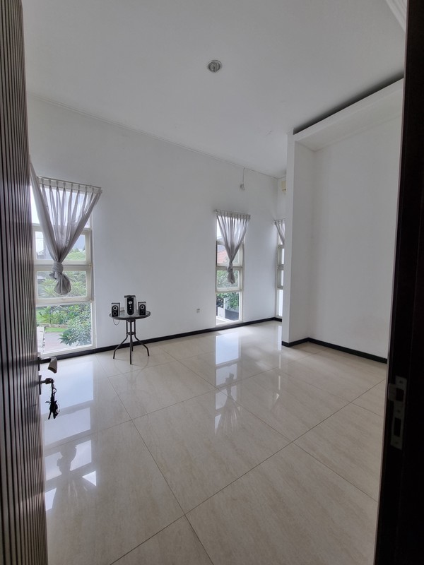 DIJUAL Rumah BESAR SIAP HUNI di Araya Galaxy Bumi Permai, Surabaya Timur