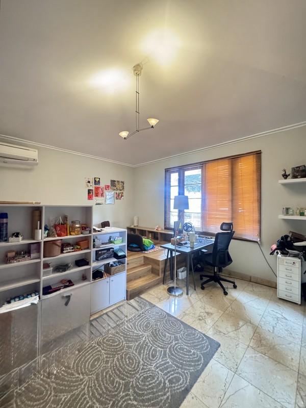 Dijual  Rumah di Jalan Prambanan Menteng, Jakarta Pusat