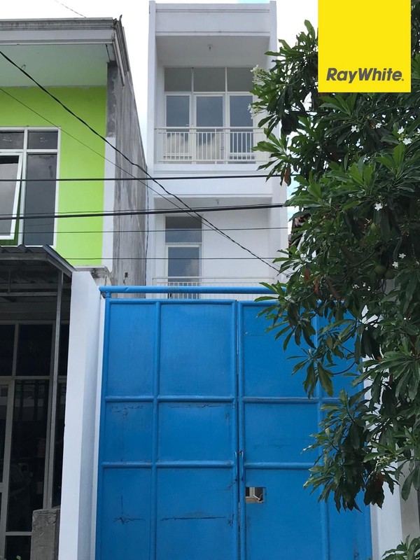 Dijual Gudang 2 lantai di Raya Lempung Tama Surabaya Barat