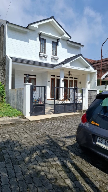 Dijual Rumah Semi Furnish di Perum Griya Perwita Wisata, Ngaglik Sleman