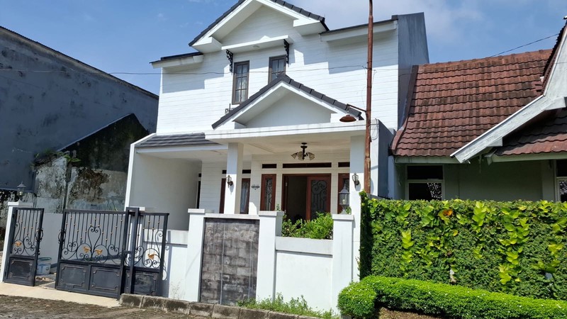 Dijual Rumah Semi Furnish di Perum Griya Perwita Wisata, Ngaglik Sleman