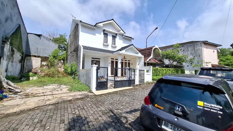 Dijual Rumah Semi Furnish di Perum Griya Perwita Wisata, Ngaglik Sleman
