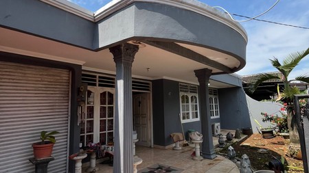 Rumah 1,5 Lantai Tanah Luas Dalam Komplek Strategis di Pamulang