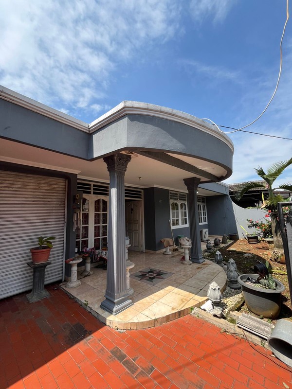 Rumah 1,5 Lantai Tanah Luas Dalam Komplek Strategis di Pamulang