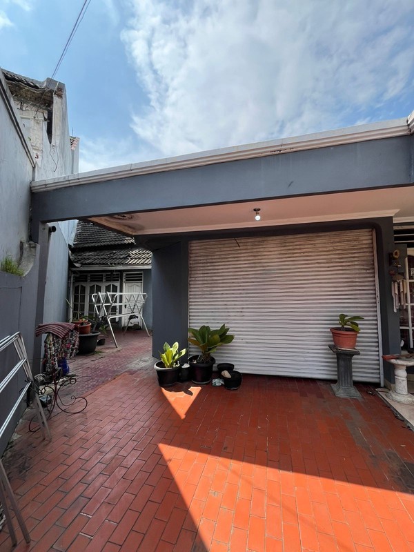 Rumah 1,5 Lantai Tanah Luas Dalam Komplek Strategis di Pamulang