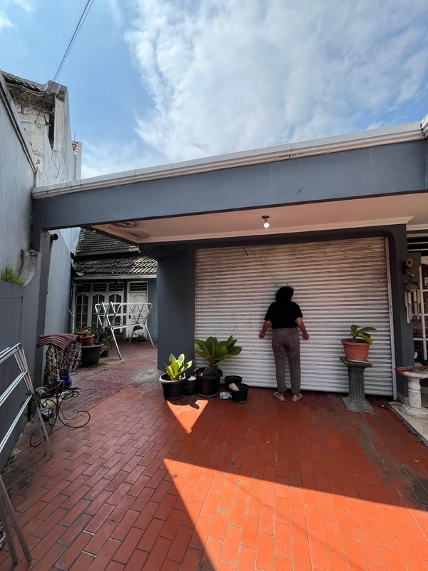 Rumah 1,5 Lantai Tanah Luas Dalam Komplek Strategis di Pamulang