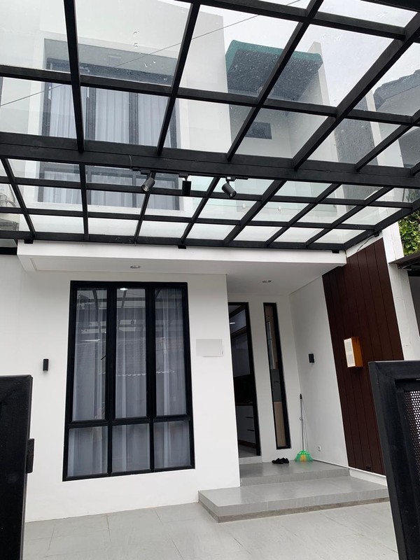 Rumah Bagus, Brand New, Cantik Siap huni di Bintaro 