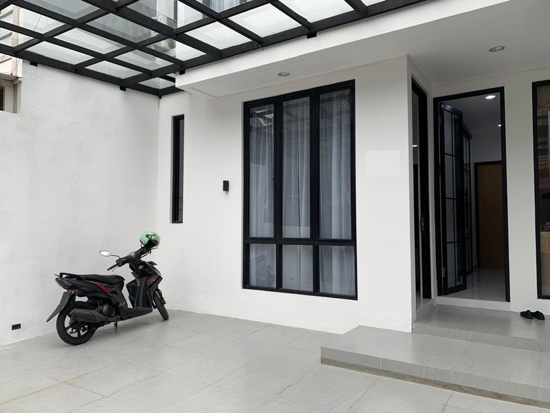 Rumah Bagus, Brand New, Cantik Siap huni di Bintaro 