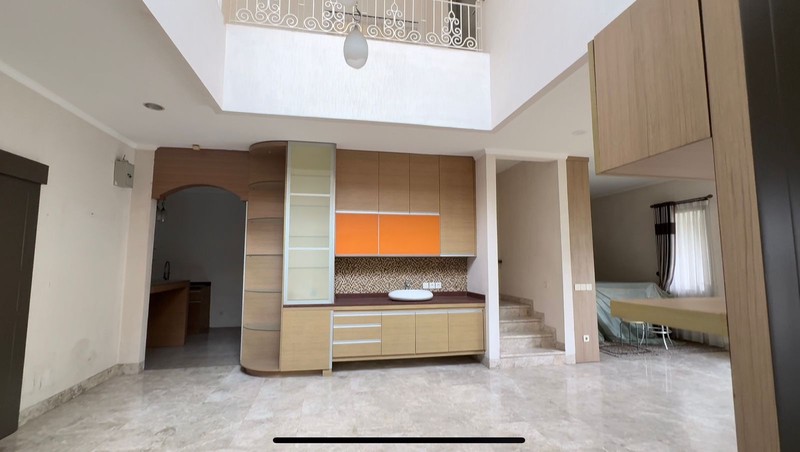 Rumah Full Renovasi di De Park BSD Dekat Sekolah dan Mall