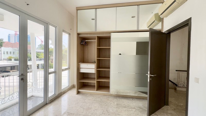 Rumah Full Renovasi di De Park BSD Dekat Sekolah dan Mall