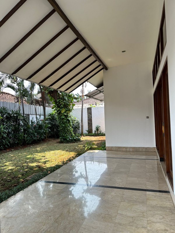 For rent Rumah Asri dan Nyaman untuk disewakan daerah kemang