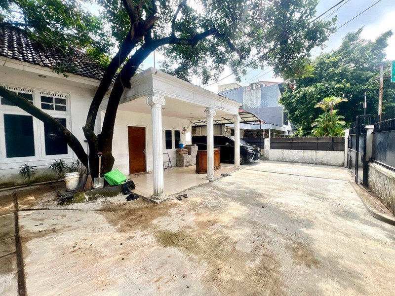 For Rent Spacious Two-Storey Building in Menteng