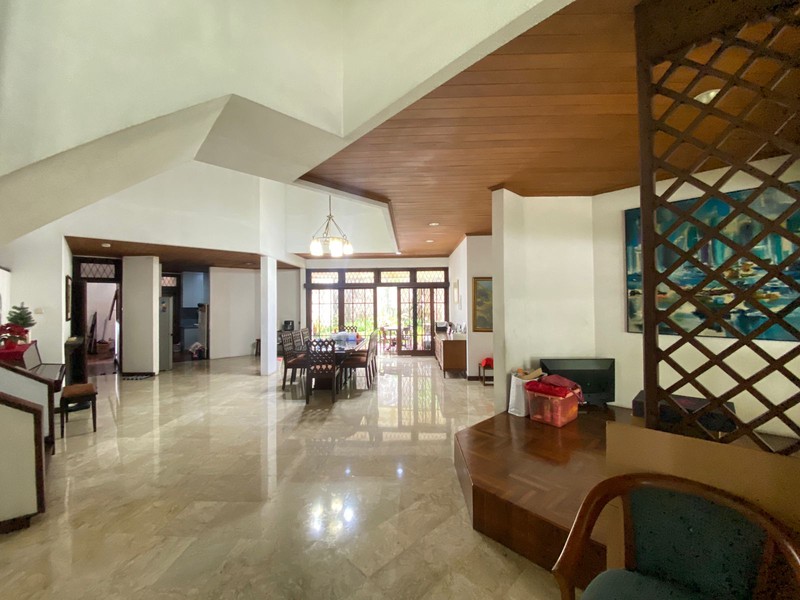 Bintaro Sektor 1 Rumah Luas 835 Taman Luas Siap Huni