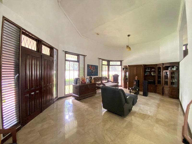 Bintaro Sektor 1 Rumah Luas 835 Taman Luas Siap Huni