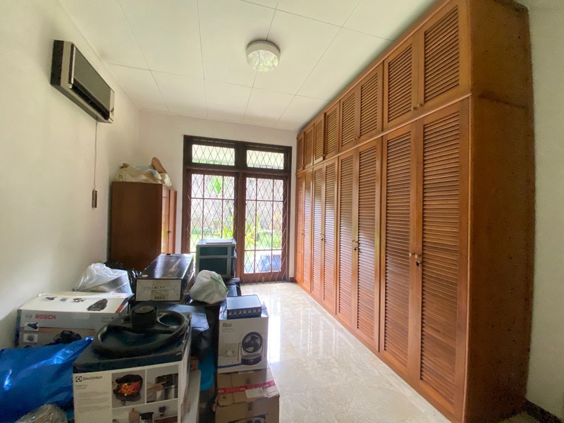 Bintaro Sektor 1 Rumah Luas 835 Taman Luas Siap Huni