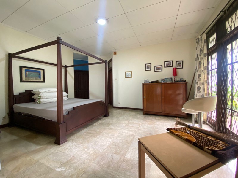 Bintaro Sektor 1 Rumah Luas 835 Taman Luas Siap Huni