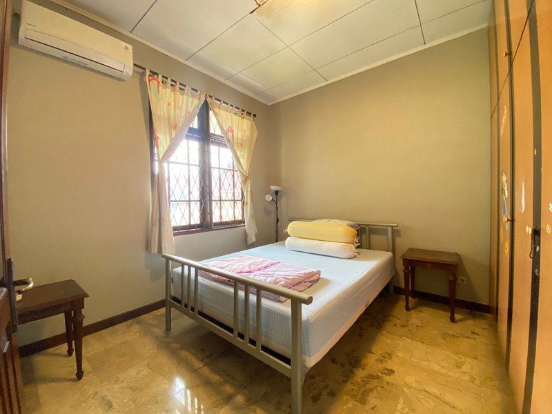 Bintaro Sektor 1 Rumah Luas 835 Taman Luas Siap Huni