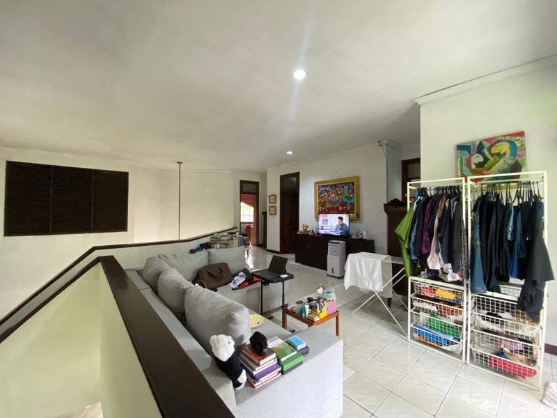 Bintaro Sektor 1 Rumah Luas 835 Taman Luas Siap Huni