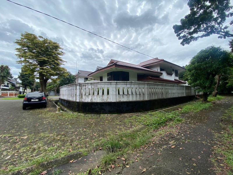 Bintaro Sektor 1 Rumah Luas 835 Taman Luas Siap Huni